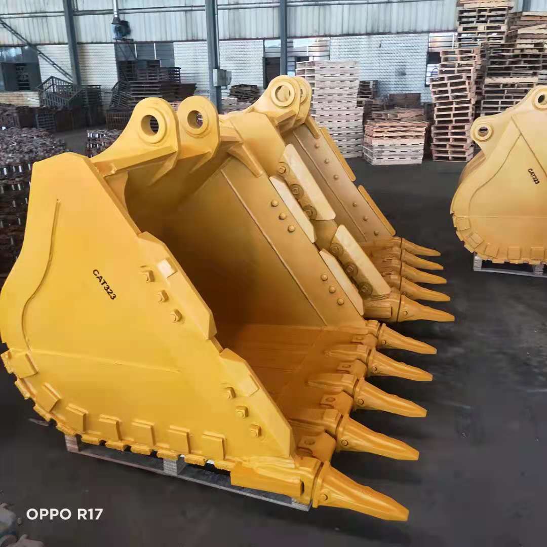 Caterpillar crawler backhoe excavator R320C rock bucket delivery to Uganda market