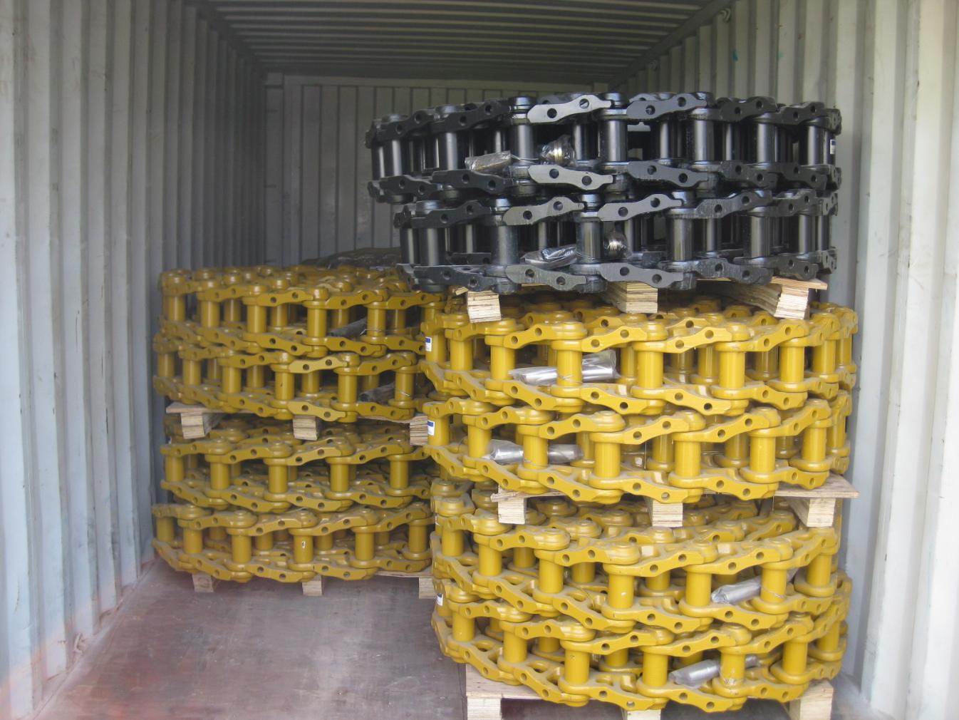 Caterpillar D7G bulldozer track chains loading container and delivery to Africa customers